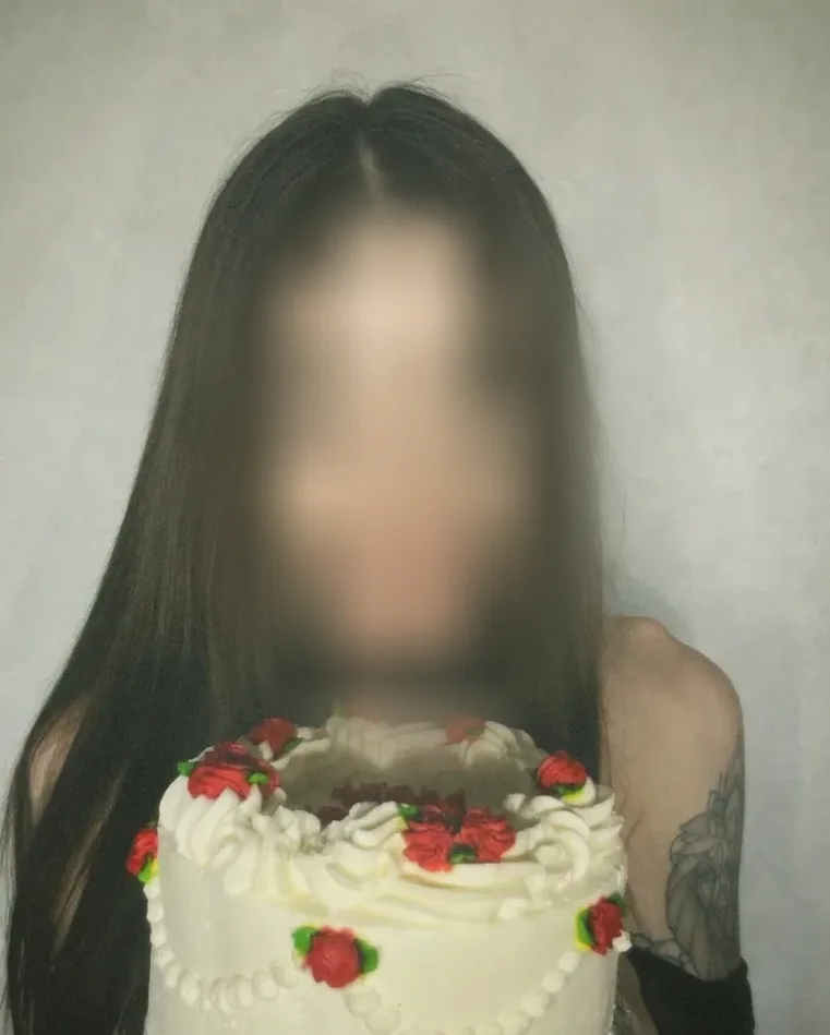 Caroline, 30