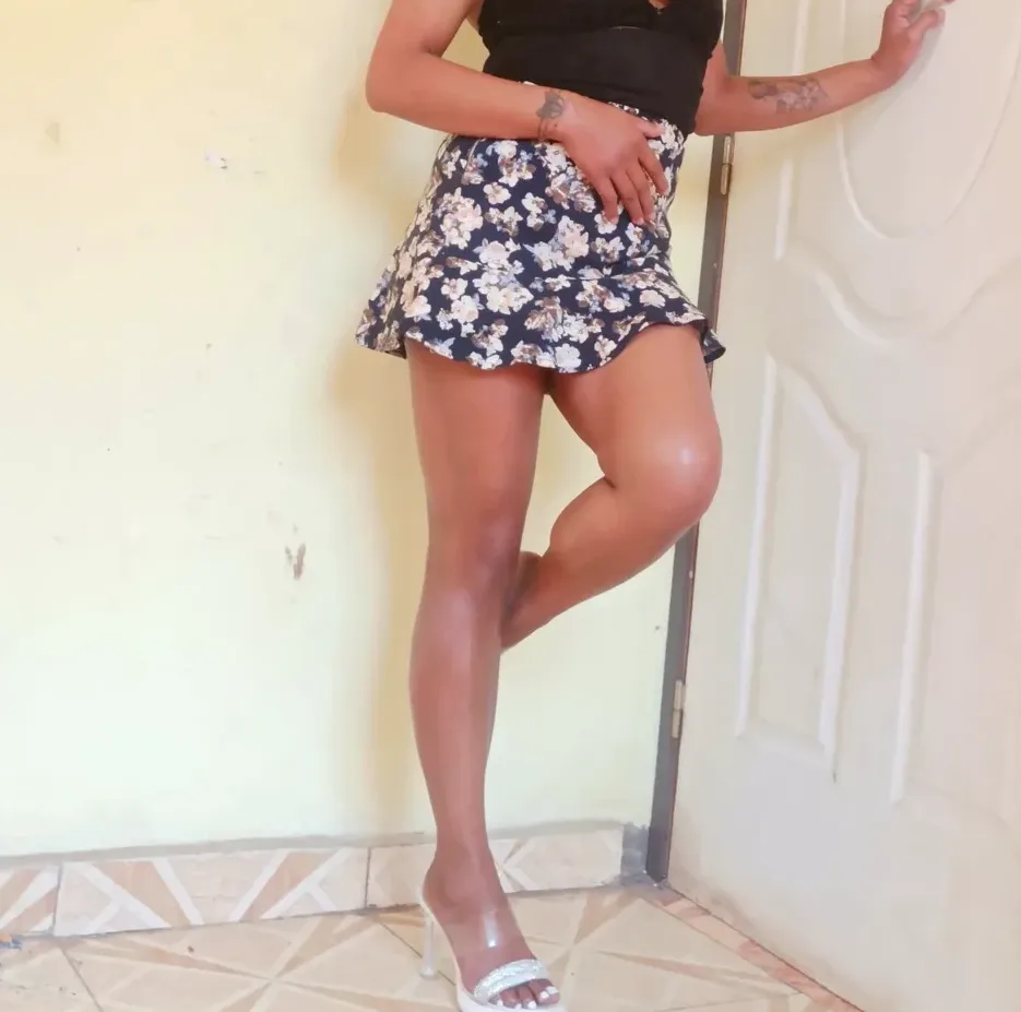 Dalia, 27