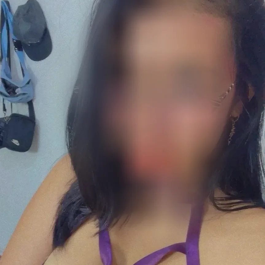Ellen, 23