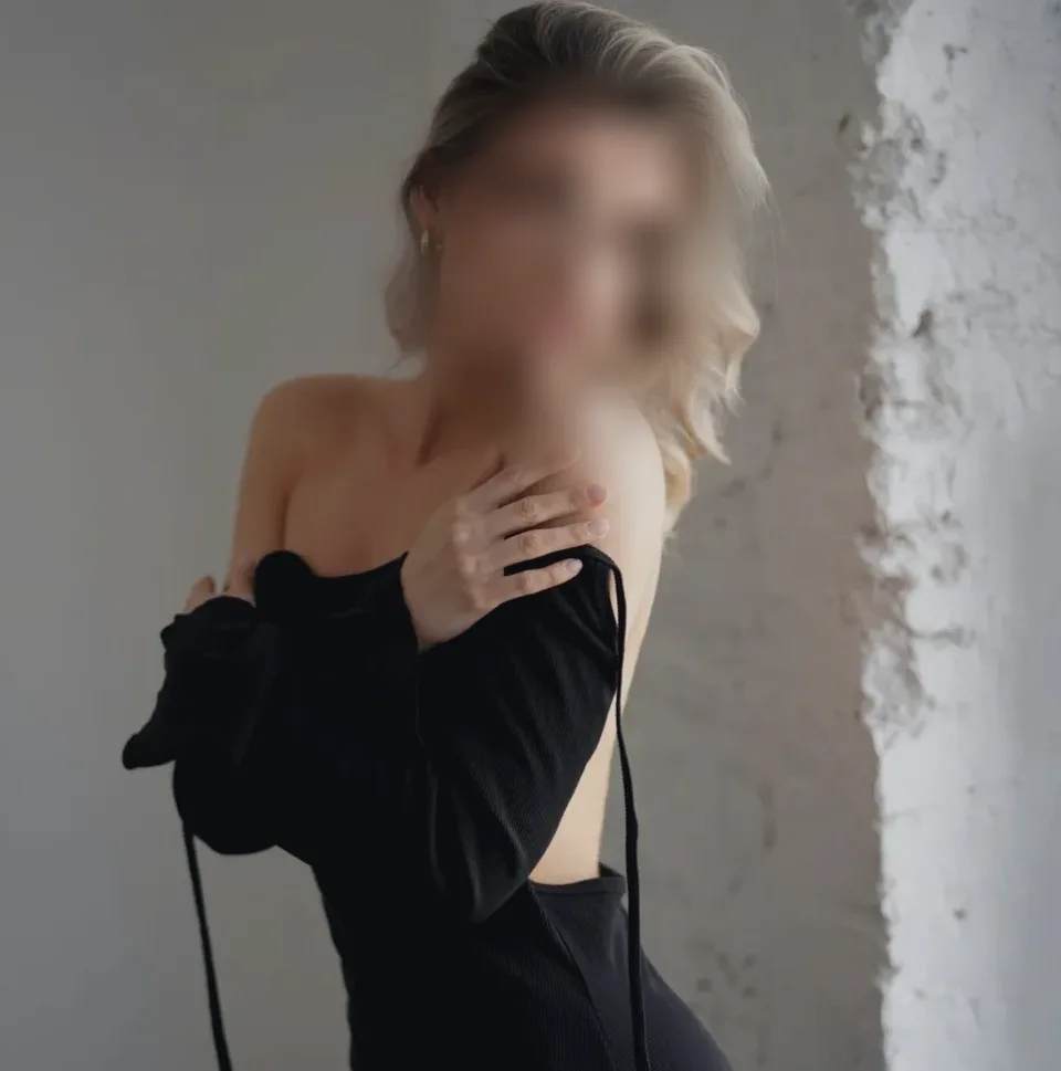Molly, 25