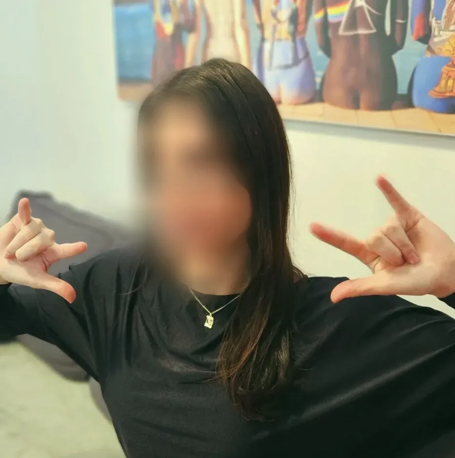 Molly, 27